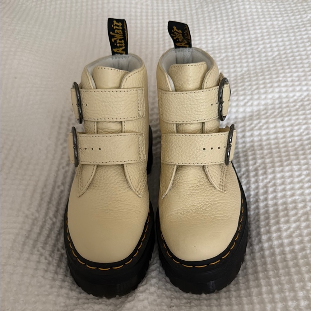 Butter Yellow Heart Buckle Dr. Martins